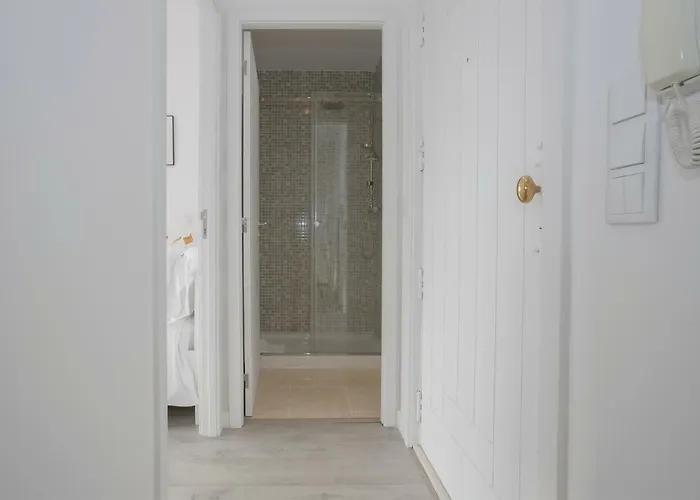 Liiiving In | Center Spot *