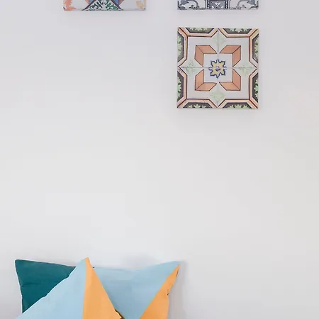 Liiiving In | Center Spot