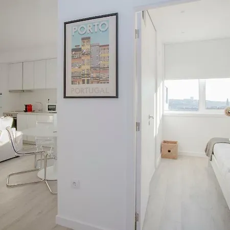 Liiiving In | Center Spot