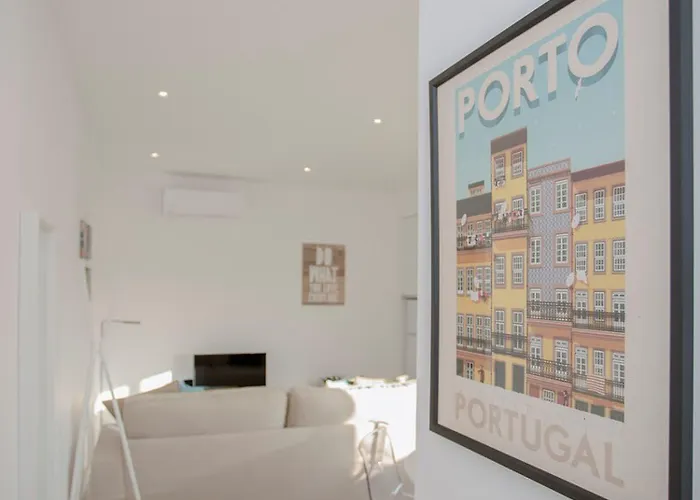 Liiiving In | Center Spot