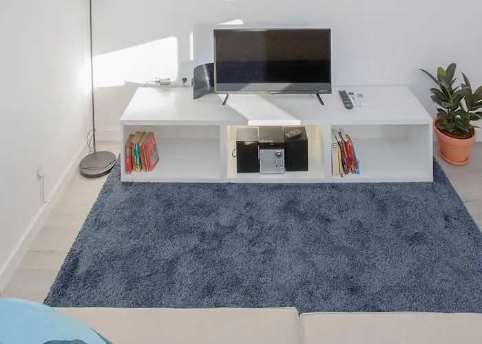 Liiiving In | Center Spot *