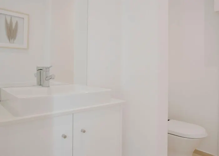 Liiiving In | Center Spot *