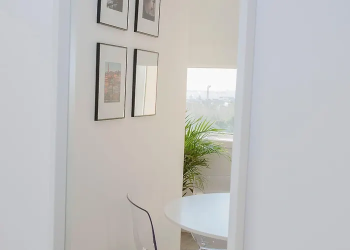 Liiiving In | Center Spot * פורטו