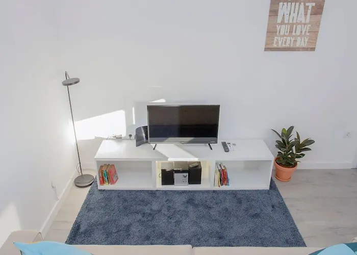 Liiiving In | Center Spot *