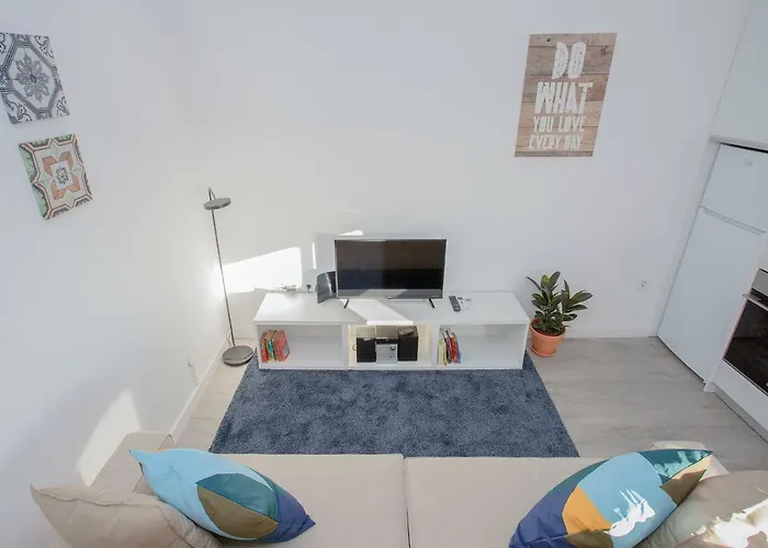 Liiiving In | Center Spot *