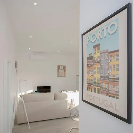 Liiiving In | Center Spot