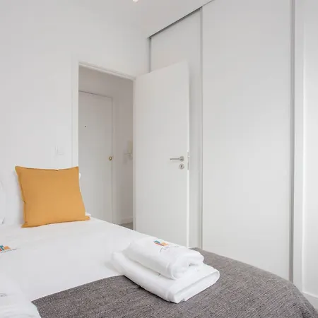 Apartment Liiiving In | Center Spot *