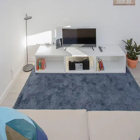 Liiiving In | Center Spot *