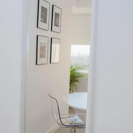 Liiiving In | Center Spot * Porto